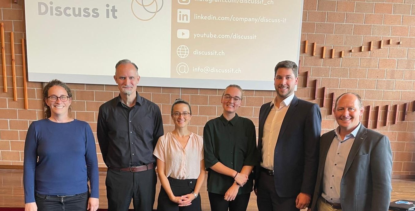 Podiumsdiskussion an der Berufsschule für Wirtschaft, Informatik und Technik Emmen